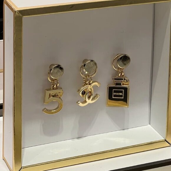 LICENSED Chanel Holiday 2023 Gold Plated Charm Necklace Set of 3 I PAID $159 BOX - Picture 1 of 8